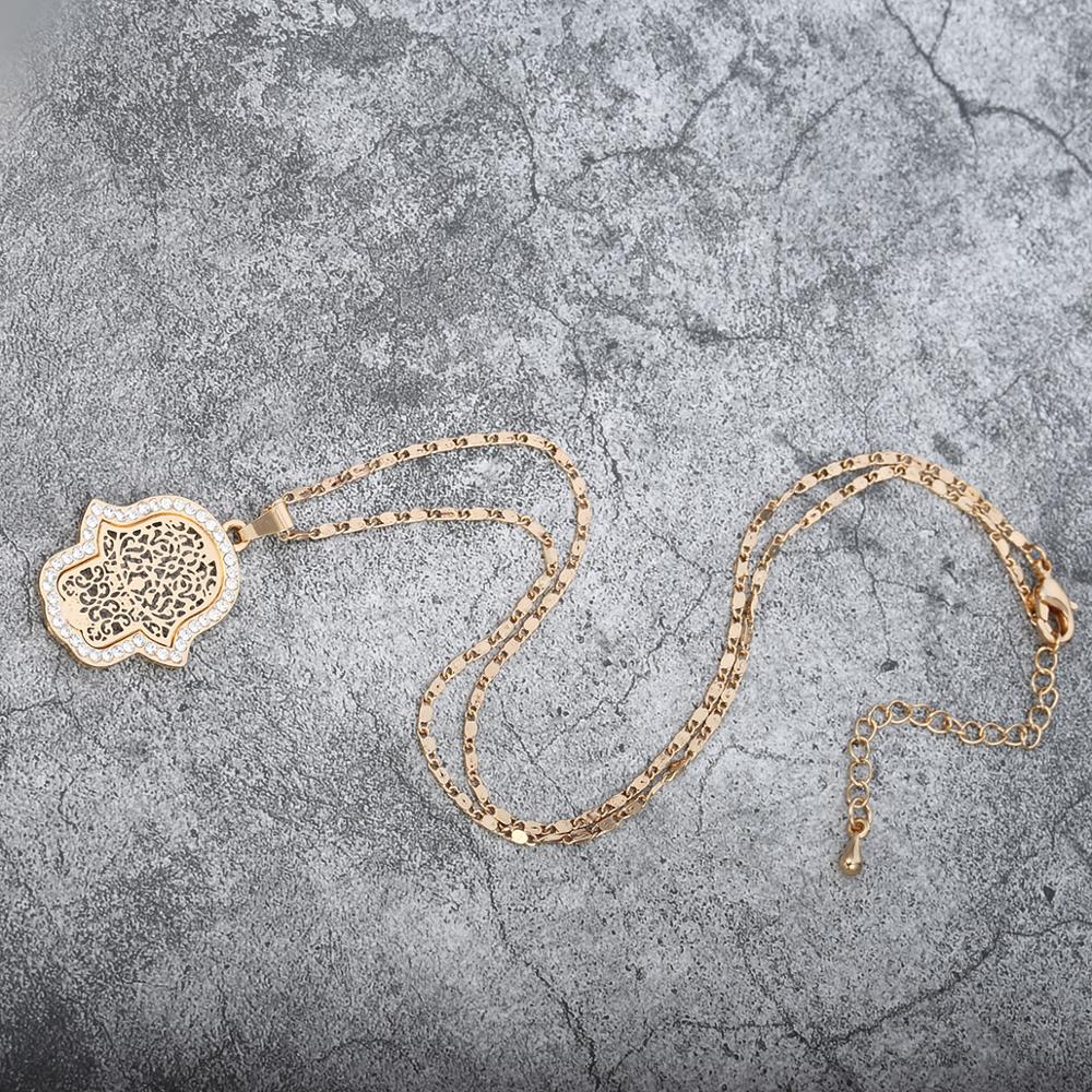Collier main de fatma ras du cou